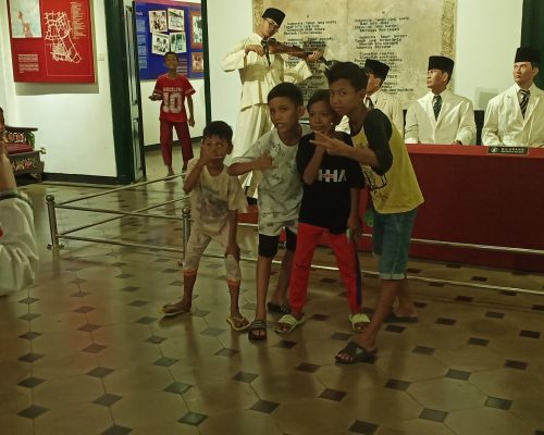 pengunjung di hari libur